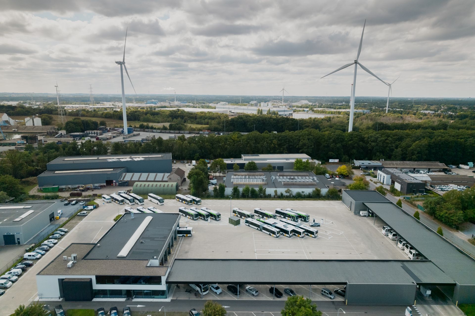 E-Bus Benelux Hansea SPIE DeLijn Ekoeneregtyka - ekoenergetyka