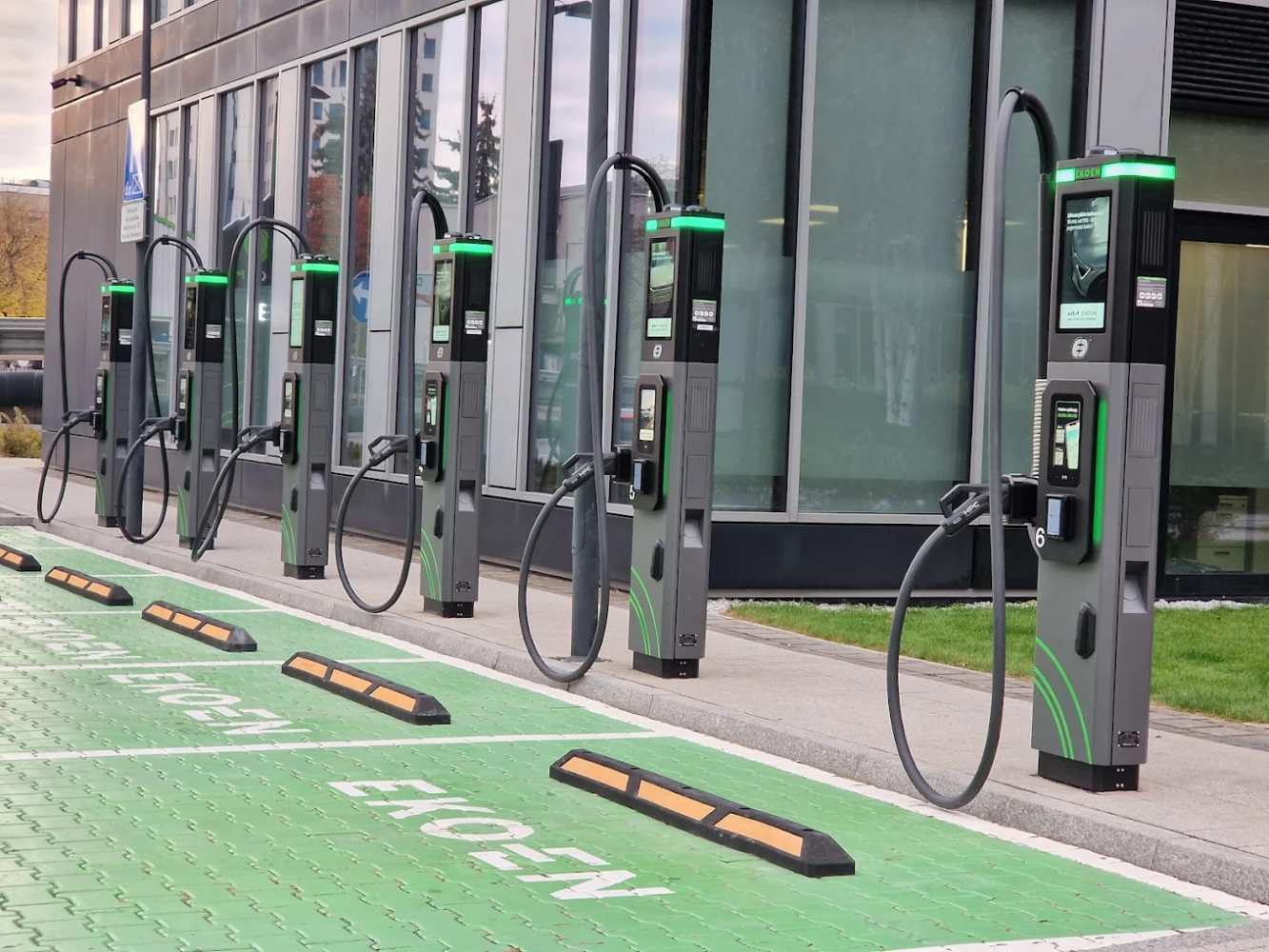 fast and ultra-fast EV charging trends 2026, Ekoenergetyka