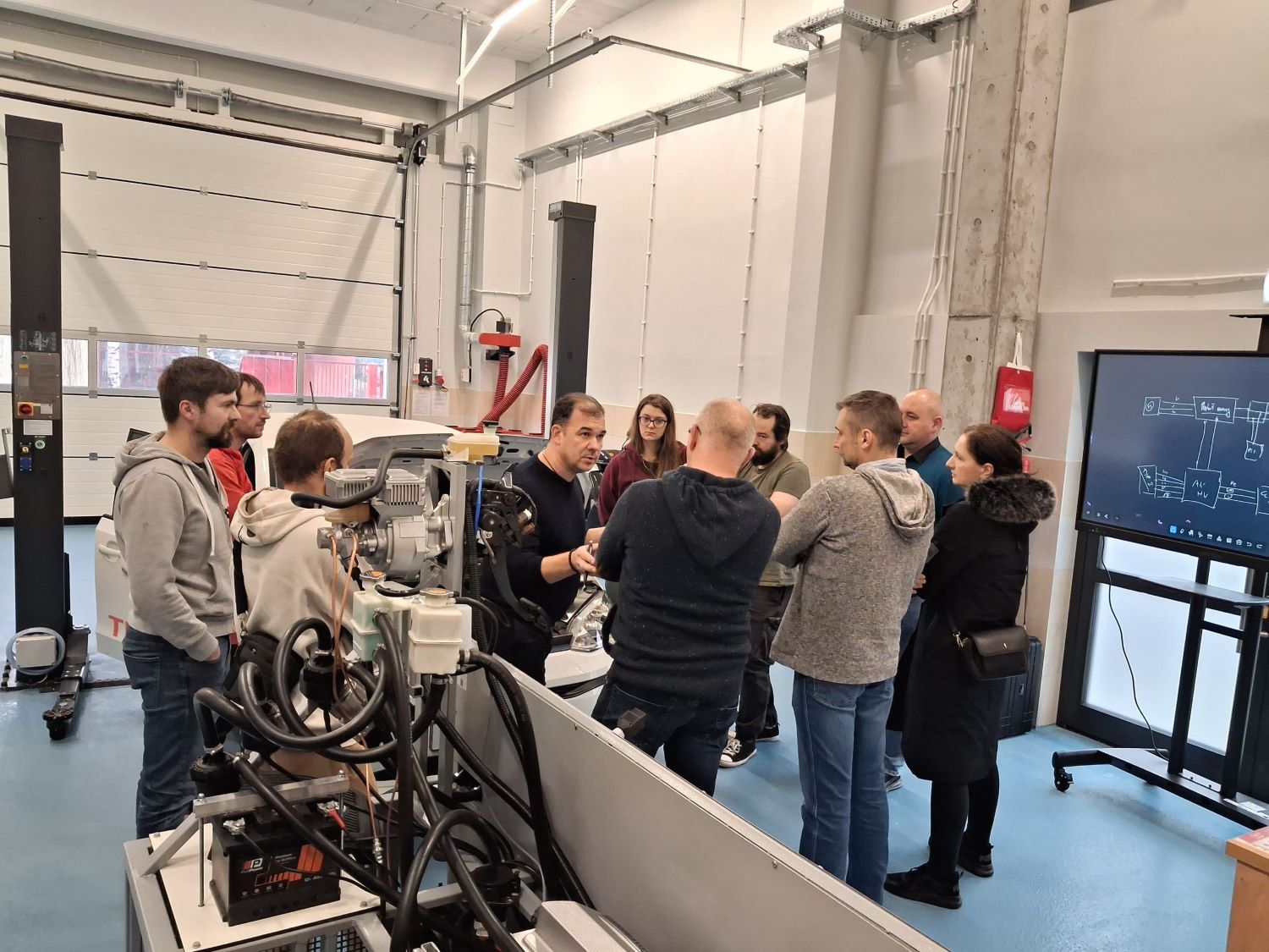 Nowoczesna edukacja dla branży przyszłości - działalność Branżowego Centrum Umiejętności w dziedzinie elektromobilności
